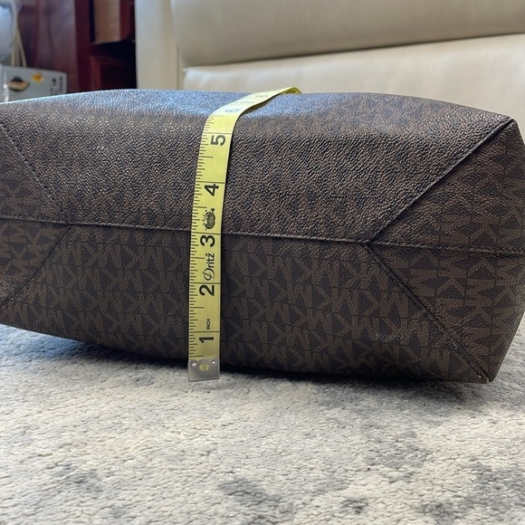 MICHAEL Michael Kors Hayley Large Signature Print Tote Bag MK Logo Brown - Picture 10 of 17